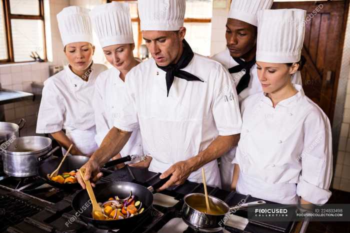 Chef Wars: A game where players collect and train chefs to create unique dishes.